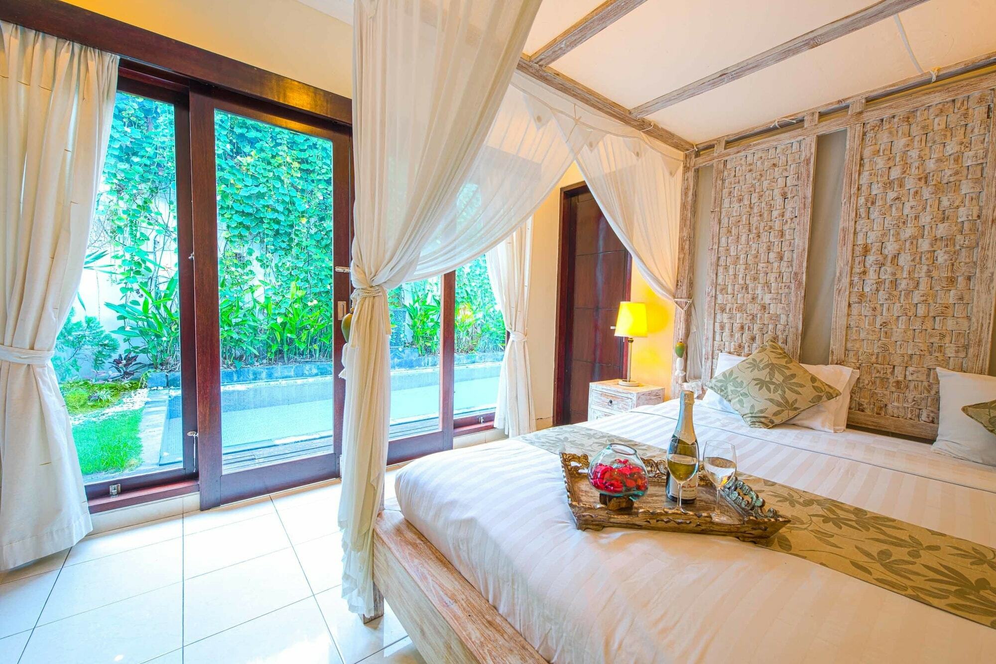 Villa Enjoy - Seminyak Center Exterior foto